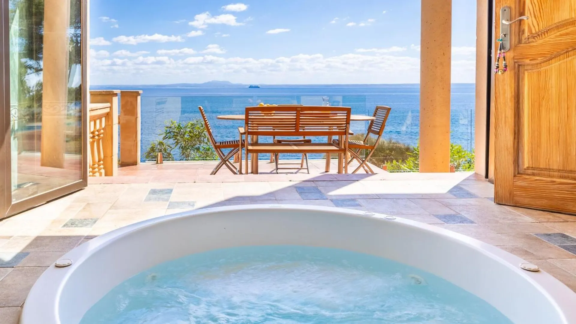 Spektakulaere Sea Front Villa Cala Vinas  Holiday home