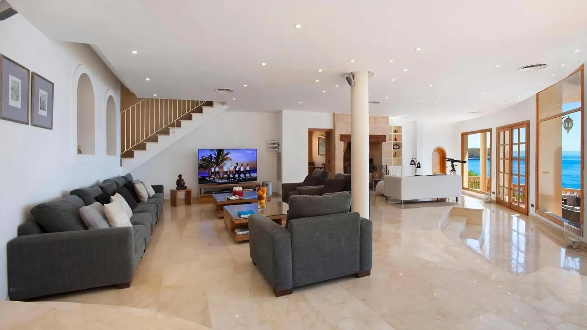 Holiday home Spektakulaere Sea Front Villa Cala Vinas
